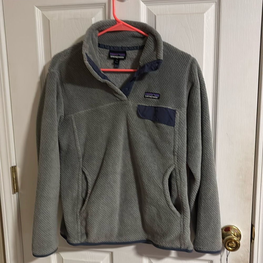 Patagonia sweatshirt, size Medium, gray with purple accents